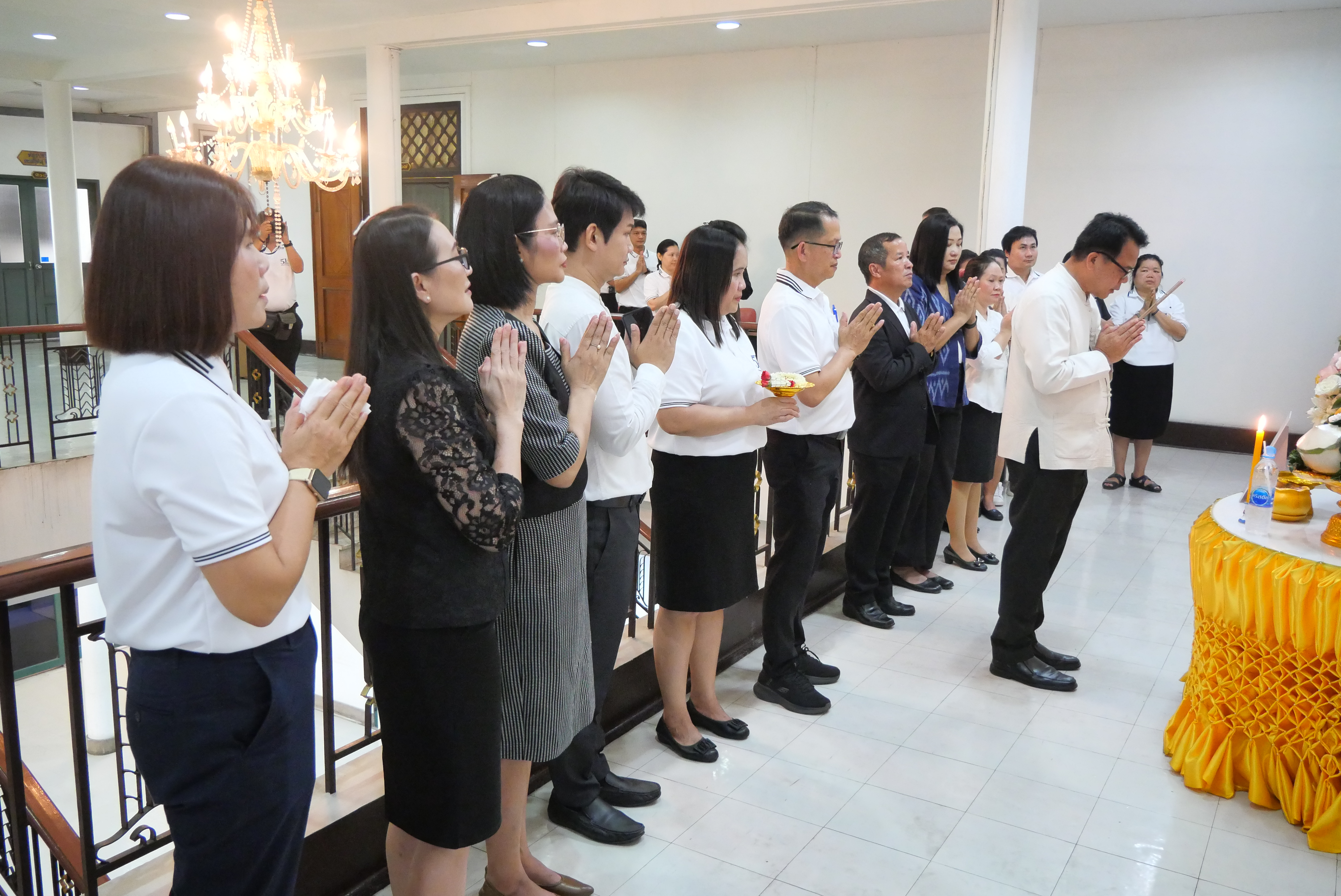 title - รองเลขาธิการ ส.ป.ก. สักการะสิ่งศักดิ์สิทธิ์ประจำ ส.ป.ก. เนื่องในโอกาสเข้ารับตำแหน่งใหม่